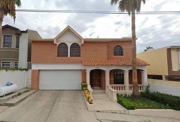 Casa en  Arnoldo, Lomas La Salle I Y Ii, Campestre-lomas, Chihuahua, México