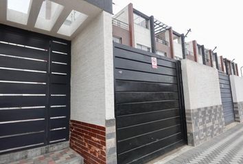 Casa en  Avenida Shyris, Mitad Del Mundo-parroquia, Quito, Ecuador