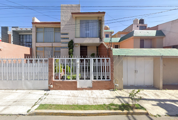 Casa en  Calle Sierra Cotopaxi 113, Mz 022, Valle Don Camilo, Toluca, México