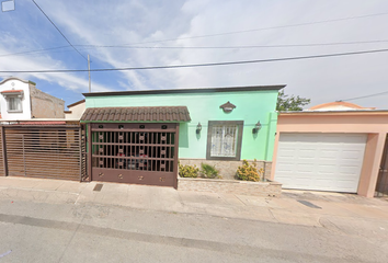 Casa en  Calle De Las Armaduras, Jardines Del Sol, Chihuahua, México