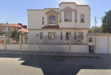 Casa en  Lago Chaira 499, Valle Dorado, Ensenada, Baja California, México