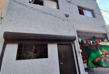 Casa en  Calle Esteban Alatorre 236, La Perla, Guadalajara, Jalisco, México