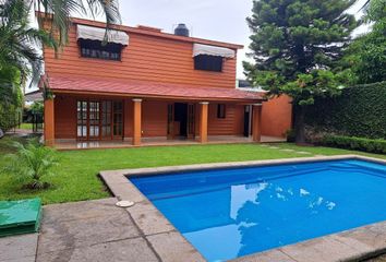 Casa en fraccionamiento en  Paseo De Los Burgos, Burgos Cuernavaca, Temixco, Morelos, México