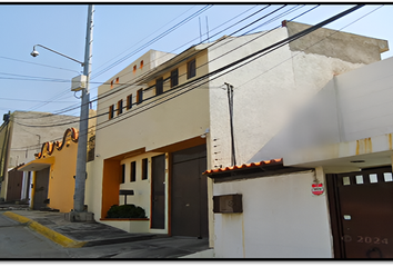 Casa en  Avenida Lomas Del Tzompantle, Lomas Del Tzompantle, Cuernavaca, Morelos, México