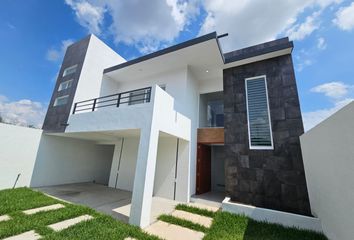 Casa en fraccionamiento en  Altos De Oaxtepec, Oaxtepec, Morelos, México