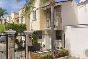 Casa en fraccionamiento en  Rincón De Eucalipto, Residencial Del Valle, Zapopan, Jalisco, México