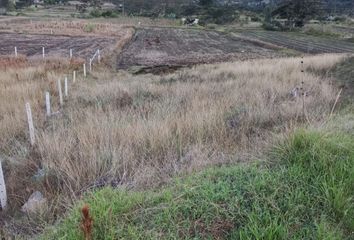 Terreno Comercial en  Qg6x+34 Quito, Ecuador