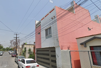 Casa en fraccionamiento en  Puerto Ayacucho, Residencial Cuauhtémoc, Ciudad Santa Catarina, Nuevo León, México