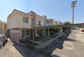 Casa en  Calle Leonor Pintado, Insurgentes De La Presa, Guadalajara, Jalisco, México