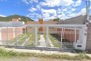 Casa en  Paseo De Amealco 18, Paseos De San Isidro, San Juan Del Río, Querétaro, México