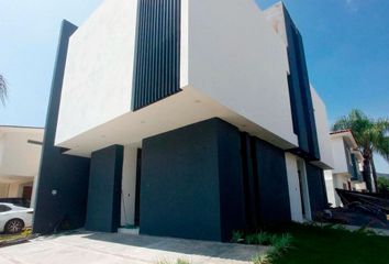 Casa en condominio en  Calle Blvd. Prol. Mariano Otero, Nueva Galicia, La Tijera, Jalisco, México