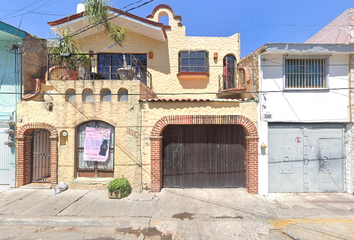 Casa en  C. Antonio Correa, La Guadalupana, 44220 Guadalajara, Jal., México