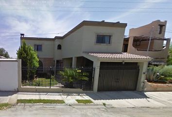 Casa en  Calle Tezcatlipoca, Los Pinos 1er Sector, Saltillo, Coahuila De Zaragoza, México