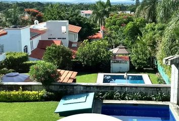 Casa en  Paseo De Los Cerezos, Fraccionamiento Lomas De Cocoyoc, Morelos, México