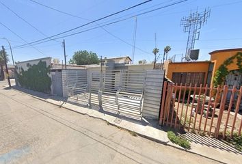 Casa en  Avenida Ebanistas Sur, Industrial, Mexicali, Baja California, México