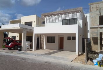 Casa en  Aqua Residencial, Avenida Huayacán, Cancún, Quintana Roo, México