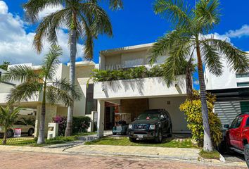 Casa en  Residencial Cumbres, Avenida Cumbres, Alamos Ii, Cancún, Quintana Roo, México