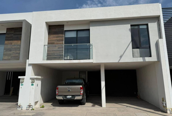 Casa en  Godai Living Residencial, Irapuato, Guanajuato, México