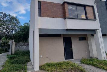 Casa en  Acceso Fraccionamiento Cumbres Residencial, Boca Del Río, Veracruz, México