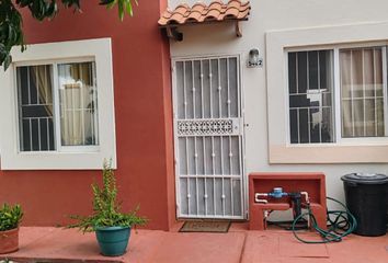 Casa en fraccionamiento en  Villas Del Seminario, Avenida Paseo Del Atlántico, Villas Del Seminario, Mazatlán, Sinaloa, México