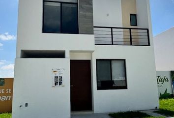 Casa en  Fraccionamiento La Cartuja Residencial Ags., Avenida Chichimeco, La Cartuja Residencial, Aguascalientes, México