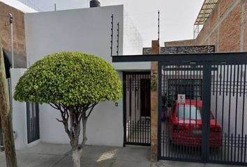 Casa en  Calle Miguel Lerdo De Tejada, Panamericano, Santiago De Querétaro, Querétaro, México