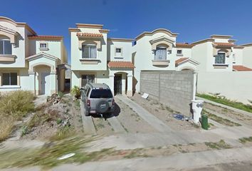 Casa en fraccionamiento en  Cda. Saint Denis, Guaymas, Sonora, México