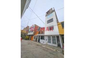 Casa en  Jirón El Cuarzo, Los Olivos, Perú