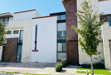 Casa en fraccionamiento en  Parque Milán, Lomas De Angelópolis, San Bernardino Tlaxcalancingo, Puebla, México