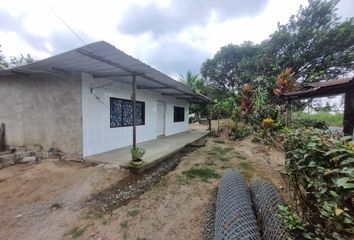 Hacienda-Quinta en  Santo Domingo De Los Colorados