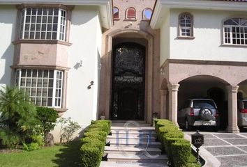 Casa en  Sendero De Las Jacarandas, Puerta De Hierro, Zapopan, Jalisco, México