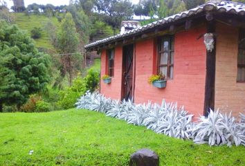 Terreno Comercial en  Pintag, Quito, Ecuador