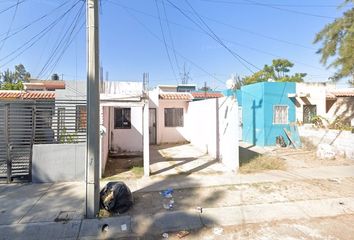 Casa en  Av. Bogotá 241, Hacienda Santa Fe, Jalisco, México