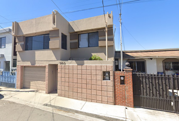 Casa en  De Los Geólogos, Universidadotay, 22427 Tijuana, B.c., México