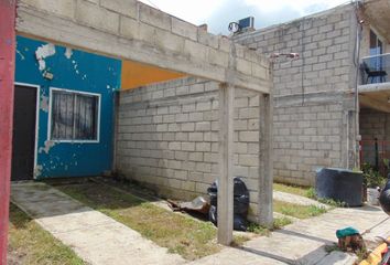 Casa en  Cuautla - Izucar De Matamoros, Fraccionamiento Las Llaves, Morelos, México