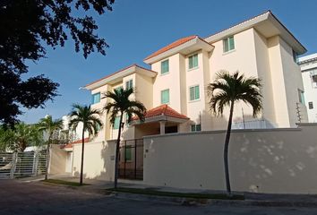 Casa en  Avenida Acanceh, Super Manzana 11, Cancún, Benito Juárez, Quintana Roo, 77504, Mex