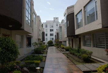 Casa en  Santa Lucia Alta, Quito, Ecuador