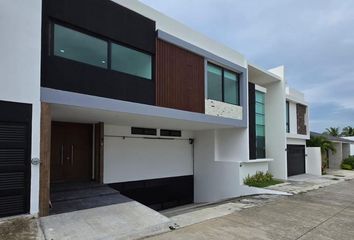 Casa en fraccionamiento en  Lomas Diamante, Veracruz, México