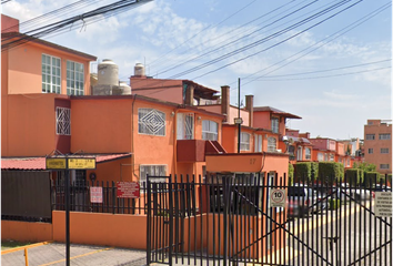 Casa en  Paseo De Los Ahuehuetes 17, Mz 054, Unidad Habitacional Valle Del Tenayo, Tlalnepantla De Baz, Estado De México, México