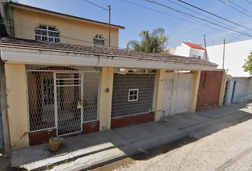 Casa en  Calle Rosas Rojas 299, La Guadalupana, San Pedro Tlaquepaque, Jalisco, México