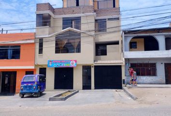 Casa en  Avenida El Periodista 11, Urbanización Las Casuarinas, San Juan De Lurigancho, Lima, Per