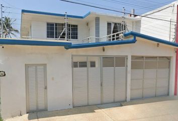 Casa en  Guadalupe Victoria 96520, Lazaro Cardenas, Coatzacoalcos, Ver., México