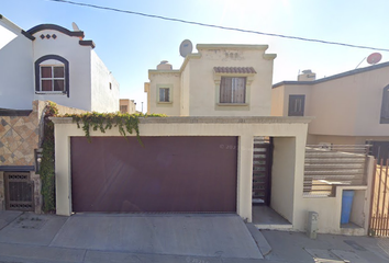 Casa en  Calle Andromeda 225, Ensenada, Baja California, México