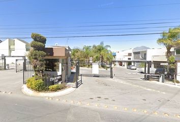 Casa en  Avenida Puerta De Hierro, Monterrey, Nuevo León, México