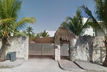 Casa en fraccionamiento en  Supermanzana 317, Cancún, Quintana Roo