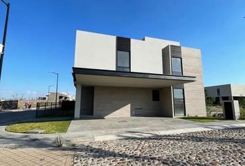 Casa en  Parque Central Lomas Del Campanario Norte, Santiago De Querétaro, Querétaro, México