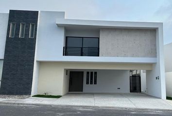 Casa en fraccionamiento en  Lomas De La Rioja Ii, Alvarado, Veracruz, México