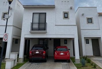 Casa en  Paseo De Geranios, Zakia, Querétaro, México