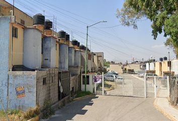 Casa en fraccionamiento en  Calle Fresno 1, Portal Ojo De Agua, Ojo De Agua, Tecámac, México, 55760, Mex