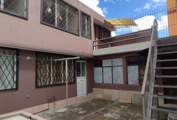 Casa en  El Recreo, La Magdalena, Quito